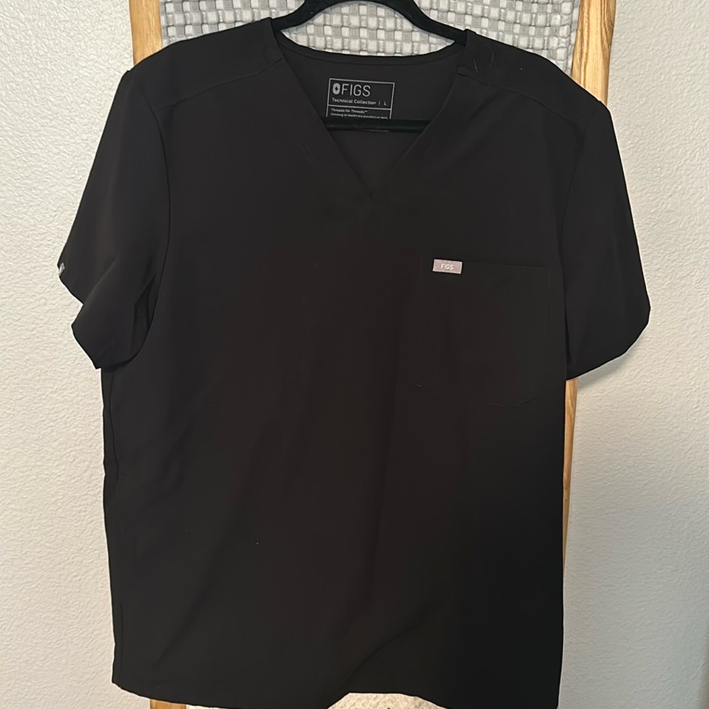 Figs scrub top